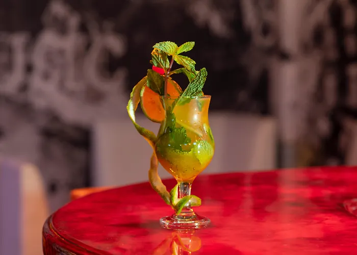 Hotel with pool: Hotel Magic Mountain